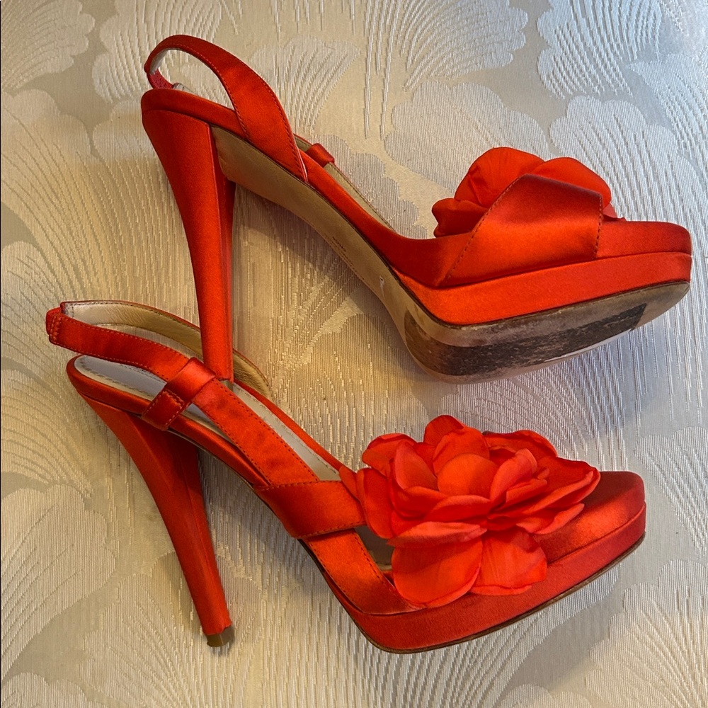 Vera Wang Vibrant Orange Floral Heels - Picture 5 of 5